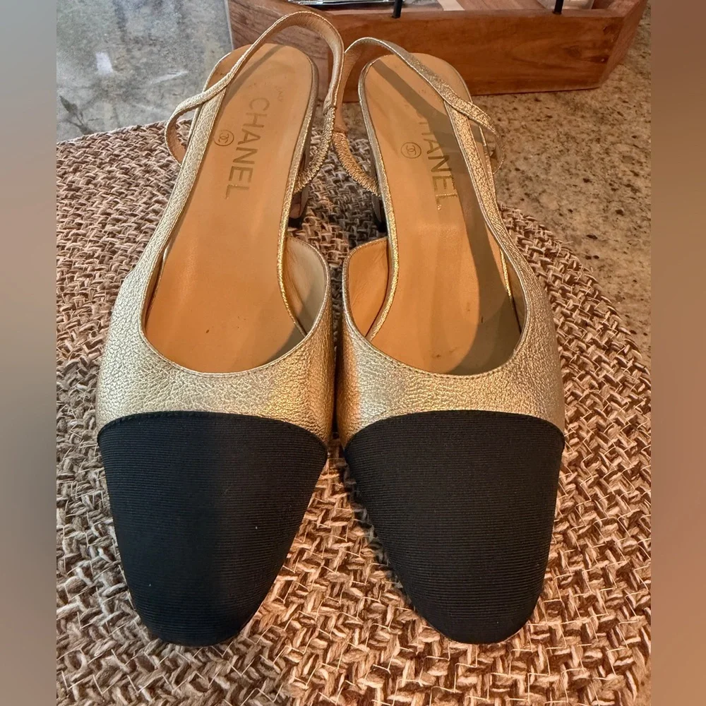 CHANEL Gold and Black Slingback Heels - Picture 2 of 7